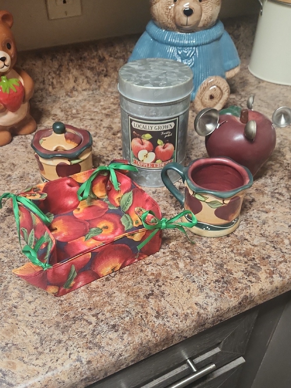 Apple Decor Kitchen Bundle